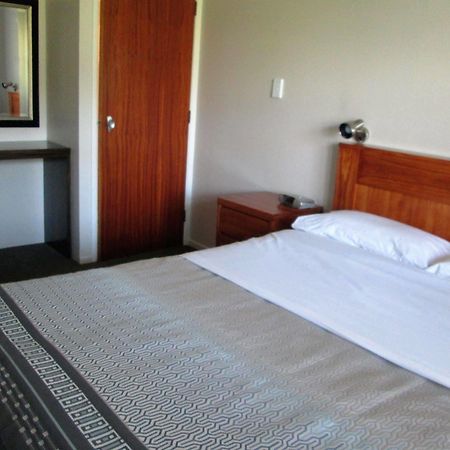Colonial Motel Papakura Extérieur photo