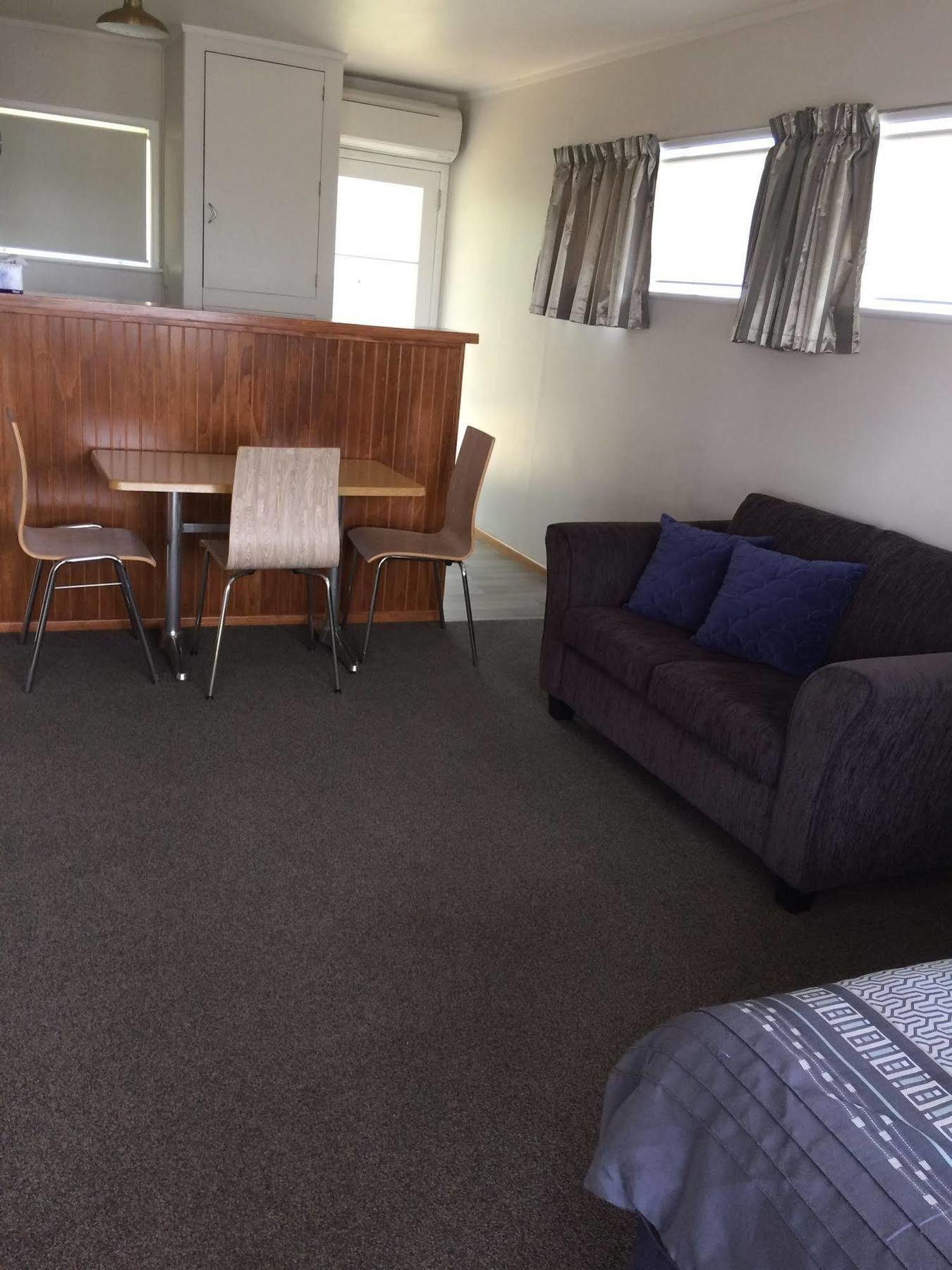 Colonial Motel Papakura Extérieur photo
