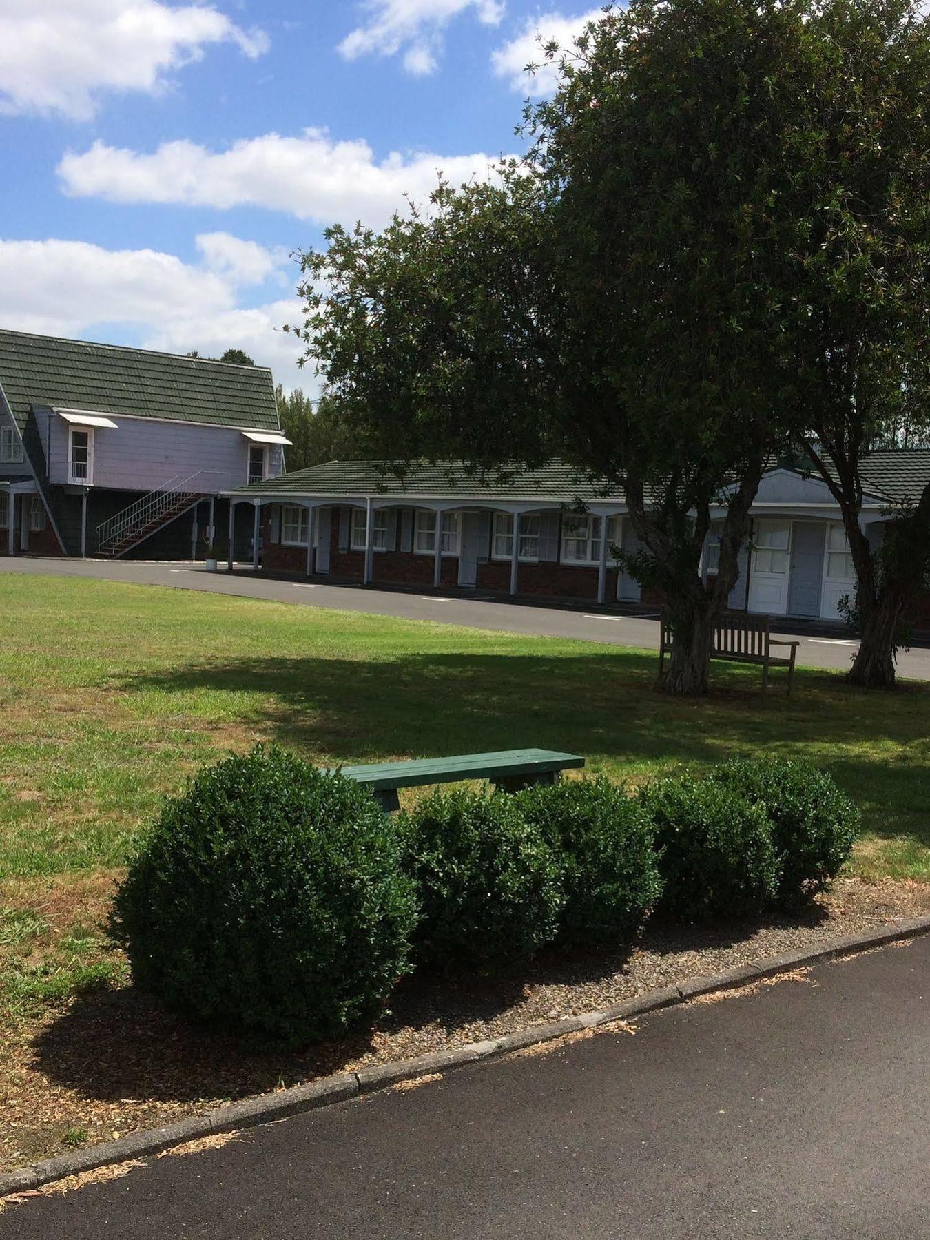 Colonial Motel Papakura Extérieur photo